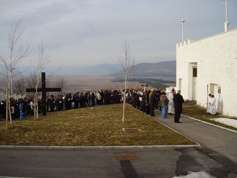 Korizmeno hodočašće Otočkog dekanata na Udbinu