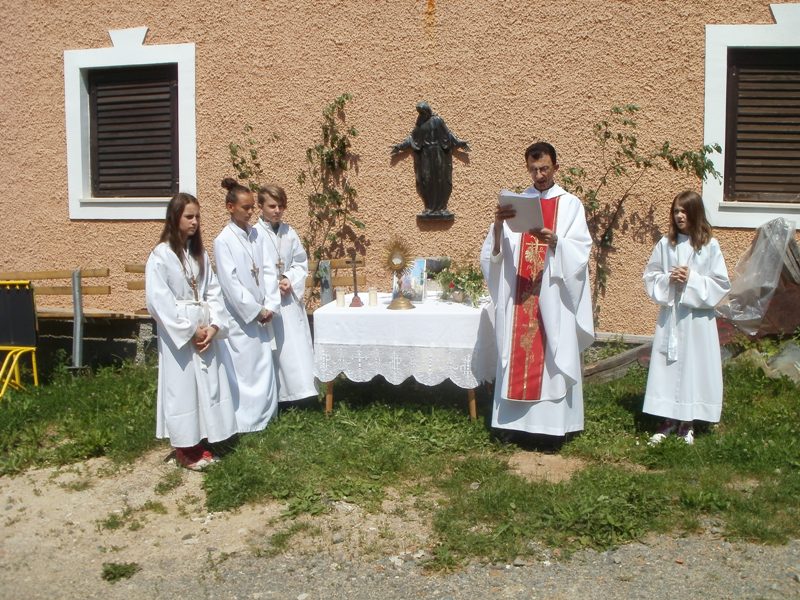 TIJELOVO - misa i procesija u Kompolju i Vratniku
