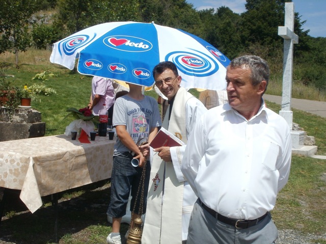 Slavlje podizanja i blagoslova Križa u Hrvatskom Polju