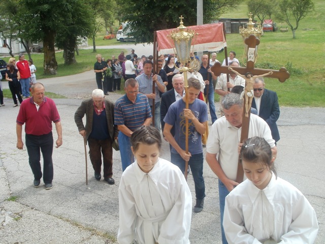 Tijelovo - Procesija na Vratniku 2014.