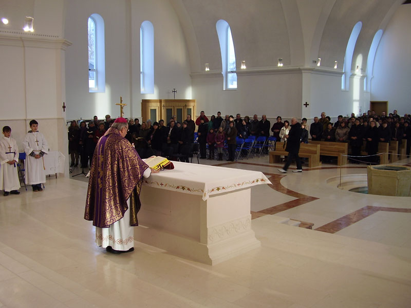 Korizmeno hodočašće Otočkog dekanata na Udbinu