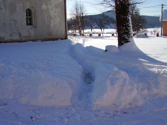 Sv. Nikola župniku donio garažu