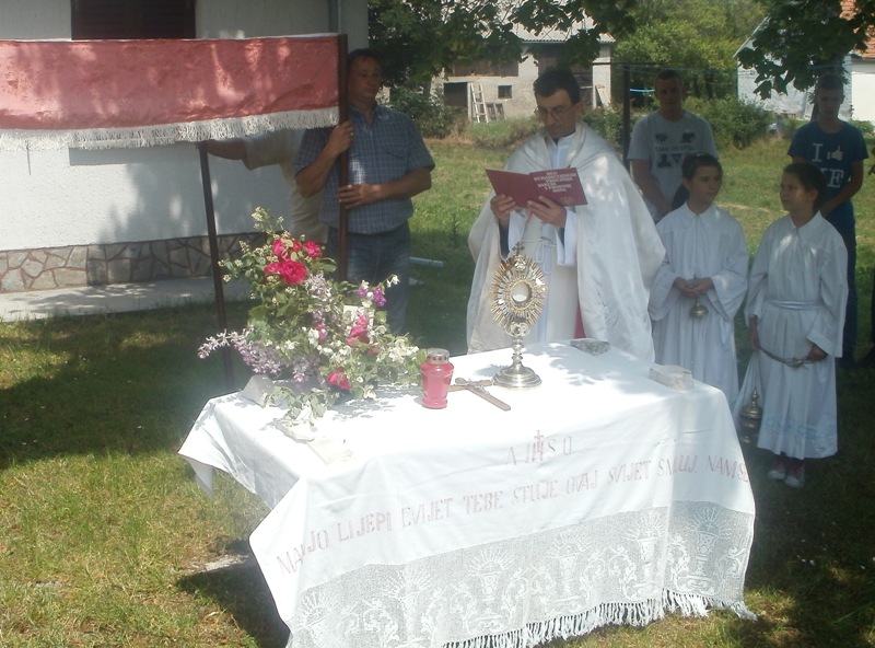 Tijelovo - Procesija na Vratniku 2014.