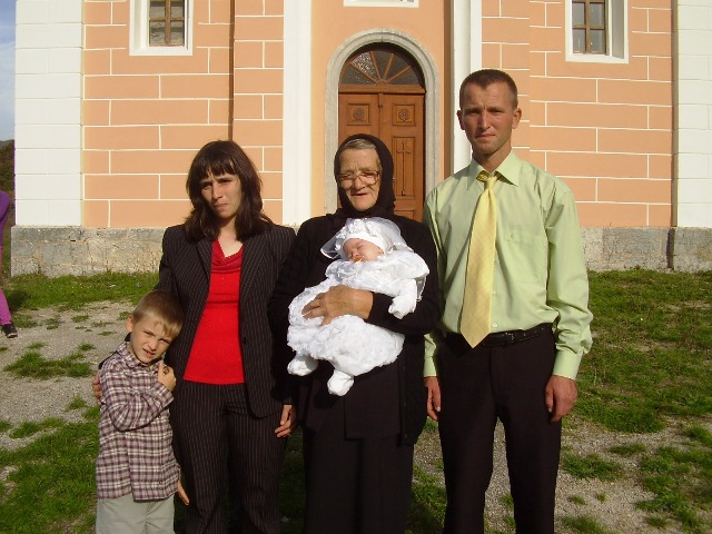 U brloškoj crkvi krštena Ena Jelena Jurković