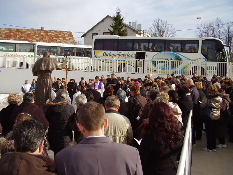 Korizmeno hodočašće Otočkog dekanata na Udbinu