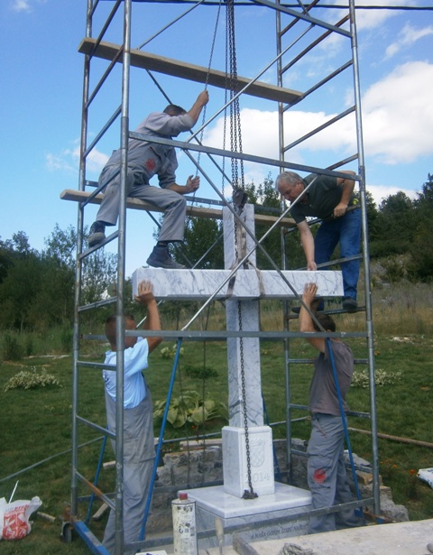 Slavlje podizanja i blagoslova Križa u Hrvatskom Polju