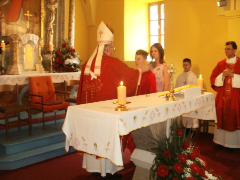 Veličanstveno slavlje svete Krizme u Kompolju