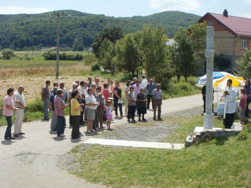 Slavlje podizanja i blagoslova Križa u Hrvatskom Polju