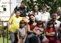 Kako živi 12 članova obitelji Matoković