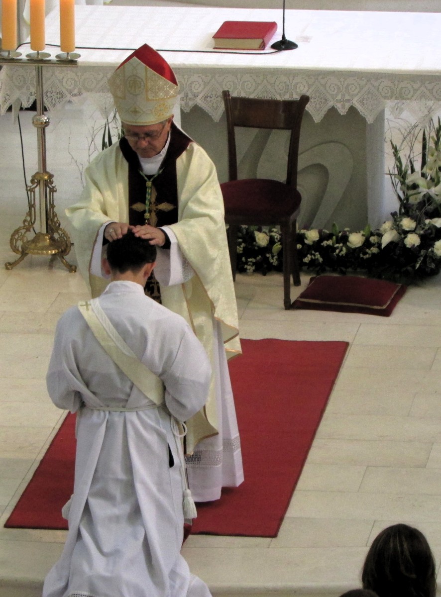 Propovijed biskupa Zdenka na svećeničkom ređenju Mišela Grgurića